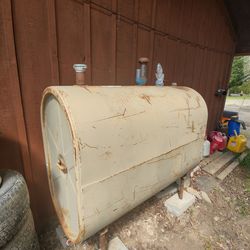 275 GALLON OIL TANK WITH HANDLES