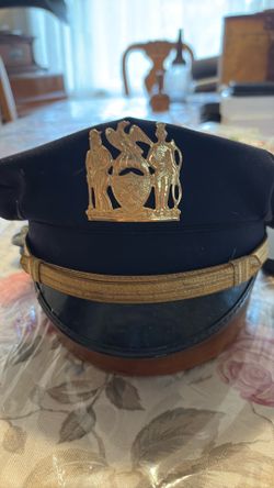 NY Octagonal Hat with Gold Emblem vintage