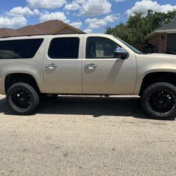 2008 suburban LTZ