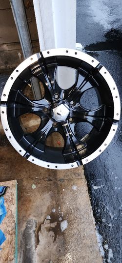 4 rims. 5x5 bolt pattern fit on dodge ram 5 lugs.  18 inch 