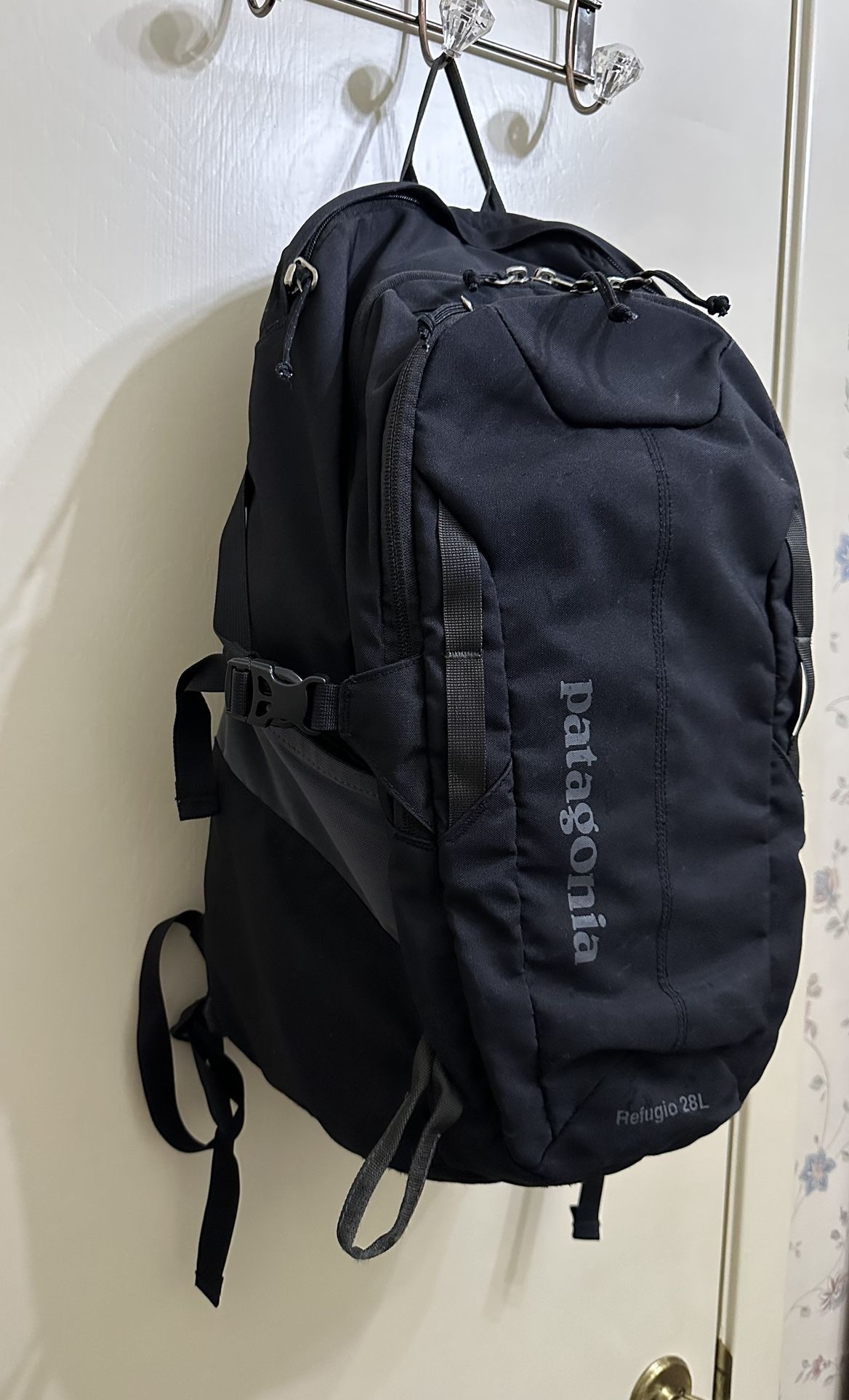 timbuk2 xl classic messenger bag Custom Customized 1108 Jet Black off the bike wear Color:Espresso | Light Gold featured 🎒 Packing your backpack