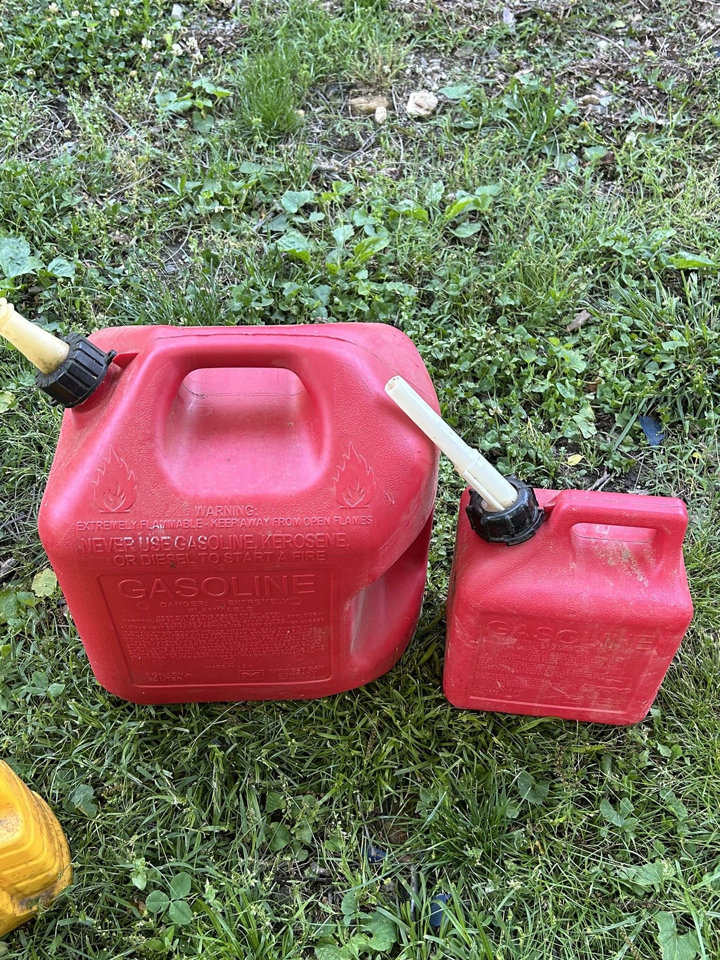 Gas containers