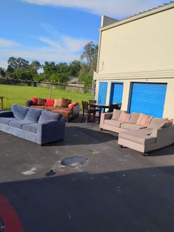 Sectional sofa couch modern - delivery available