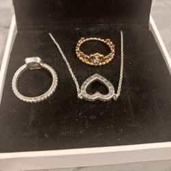 BRAND NEW PANDORA SET ......😁😊😍