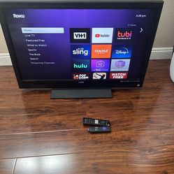 Vizio 43 Inch Tv With Remote And Roku Stick Works Great