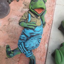 Farmer Frog Decoration For Lawn And Garden