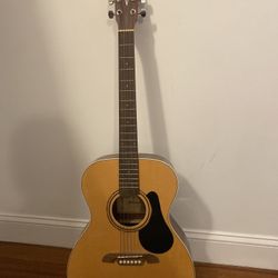 Alvarez RF26 Acoustic Guitar with Padded Gig Bag – Great Condition