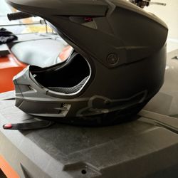 Women’s Fox Motocross Helmet