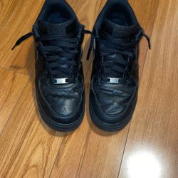 Black Nike Air Force 1