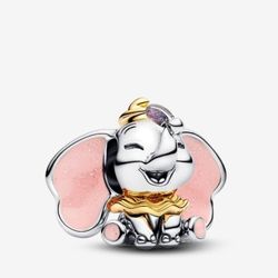 Disney Dumbo Charm
Sterling silver, 14k gold plating