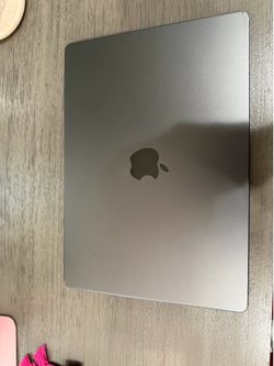 2023 MacBook Pro M3 18GB Memory 512GB Storage 14 inch