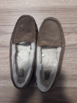 Ugg Scalloped Mocs Women’s 9