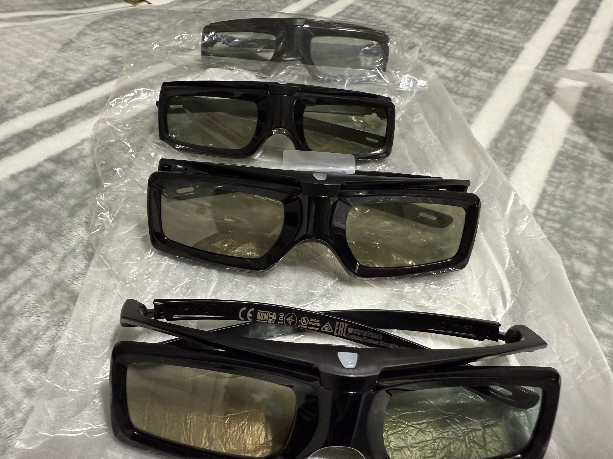 Sony 3D glasses- 4x TDG-400A + TDG-BR750