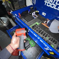 Snap-On 3/8" Drive Stubby Air Impact Wrench (Red) PT338