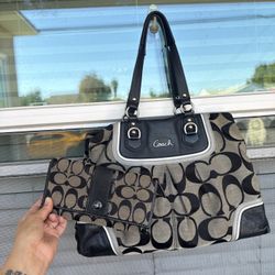 Coach Signature Bag Bundle – 3 Mixed Styles (Tote, Crossbody & Wristlet)