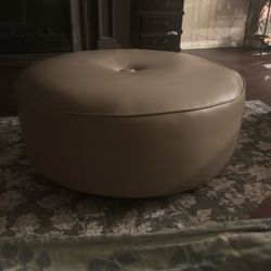 Beautiful High-End Leather Like New Ottoman, Large Round Can Be Used As Coffee Table With Trays Beautiful Like A Beige Color You Must See It