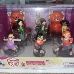 Disney Turning Red Figure Set