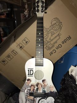 1D members Small Guitar