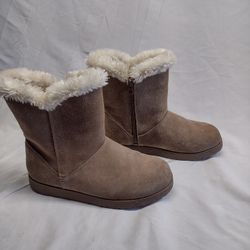 Women's Faux Fur Boots Size 7 