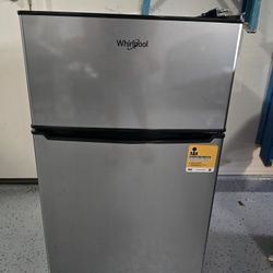 Whirlpool Mini Fridge And Freezer.