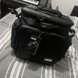 UDG Ultimate Slingbag Trolley Black, Orange Inside MK2