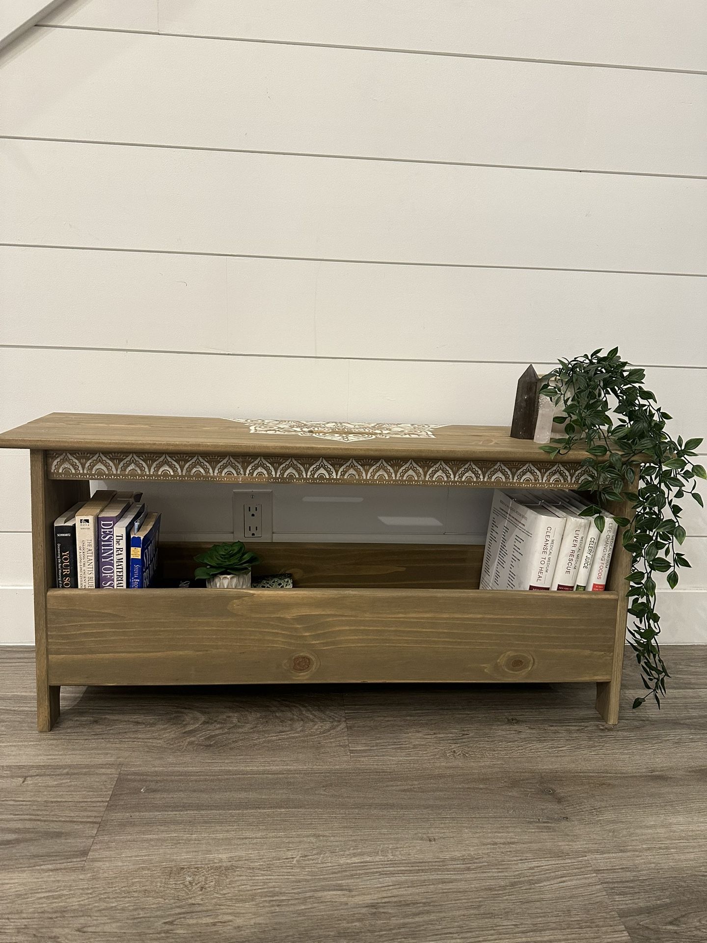 Beautiful Bench With Storage