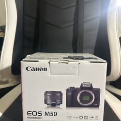 Canon m50