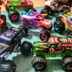 Hot Wheels MONSTER TRUCKS