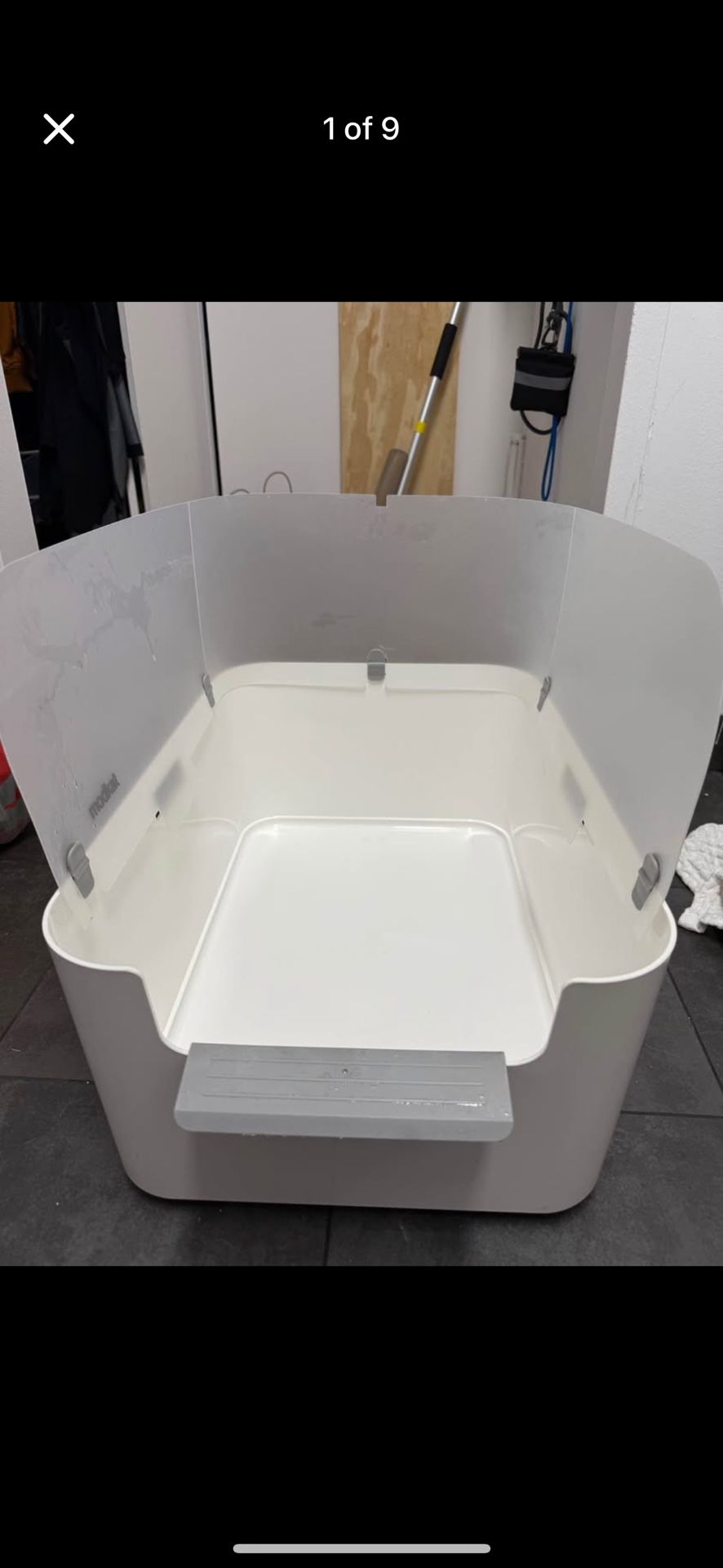 Modern Litter Box With Liners