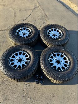 Brand New Machined 17” Method MR305 Wheels Ford F150 Expedition and 33” Falken WildPeak Tires