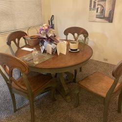 Round Dining Table with 4 Chairs