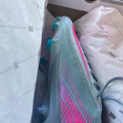 Soccer Cleats 170-180$