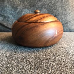 Wood Round Bowl With Lid-7”