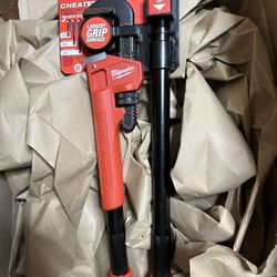 Milwaukee Cheater Pipe W/ FREE 14” Steel Pipe Wrench NEW