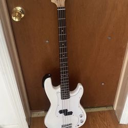 white bass guitar 