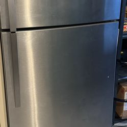 Whirlpool Refrigerator 18 C Ft 