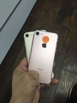 iPhone 7 unlocked 32 GB with free charger and temper glass