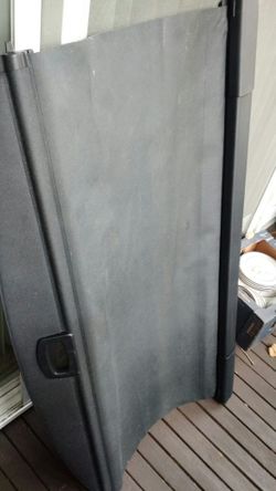 Mercedes Benz Retractable Cargo Cover