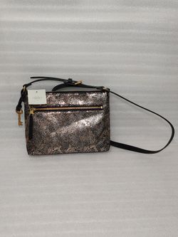 Fossil crossbody bag purse. New With Tags. Beautiful small handbag. Authentic.