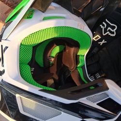 Fox Racing V2 Nobyl Helmet