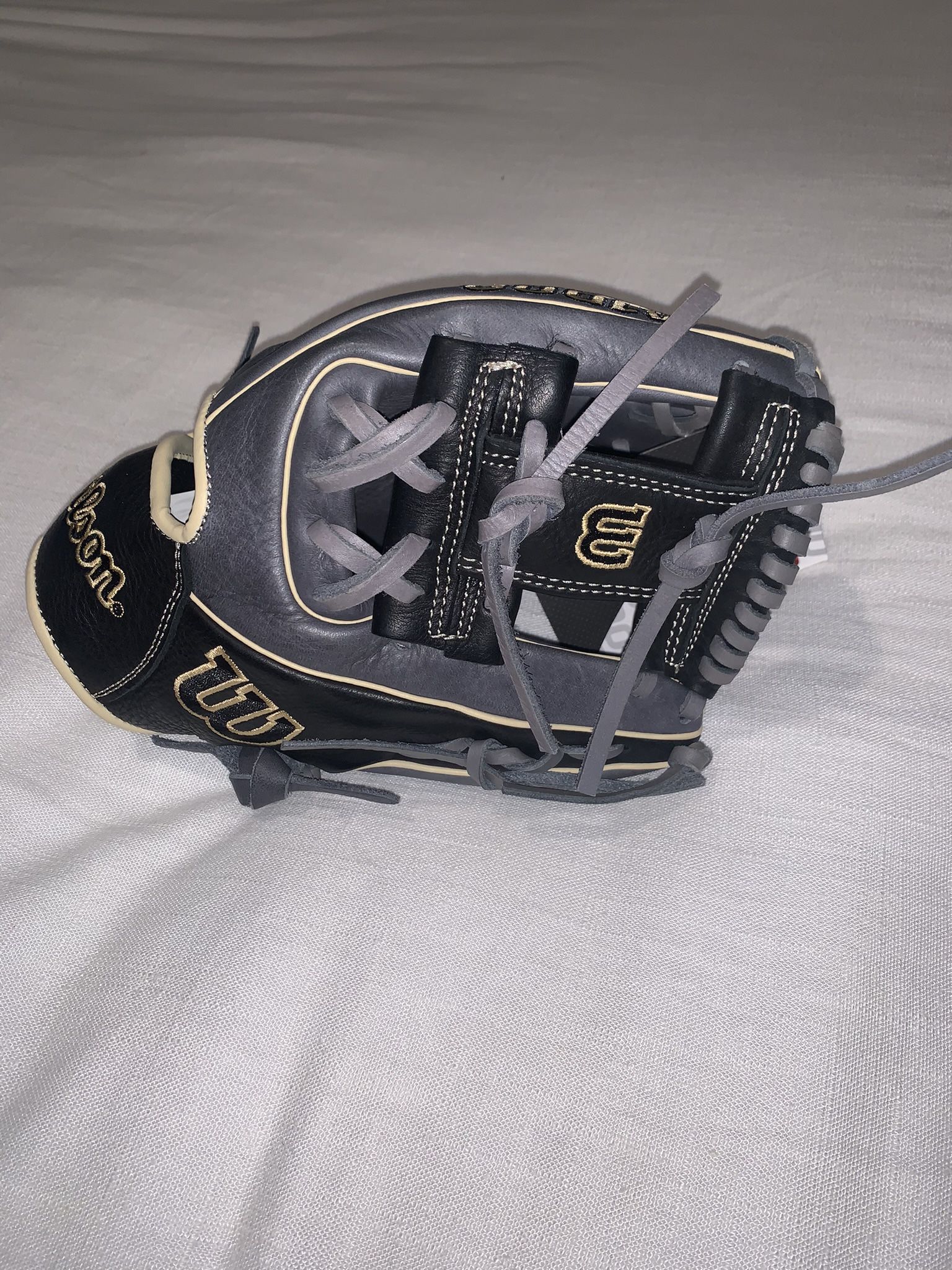 Wilson A1000