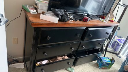 Dresser