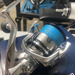 Mint Shimano Stradic 5000 Fl with New 20 Lb Braid $200 for Sale in Pembroke  Pines, FL - OfferUp
