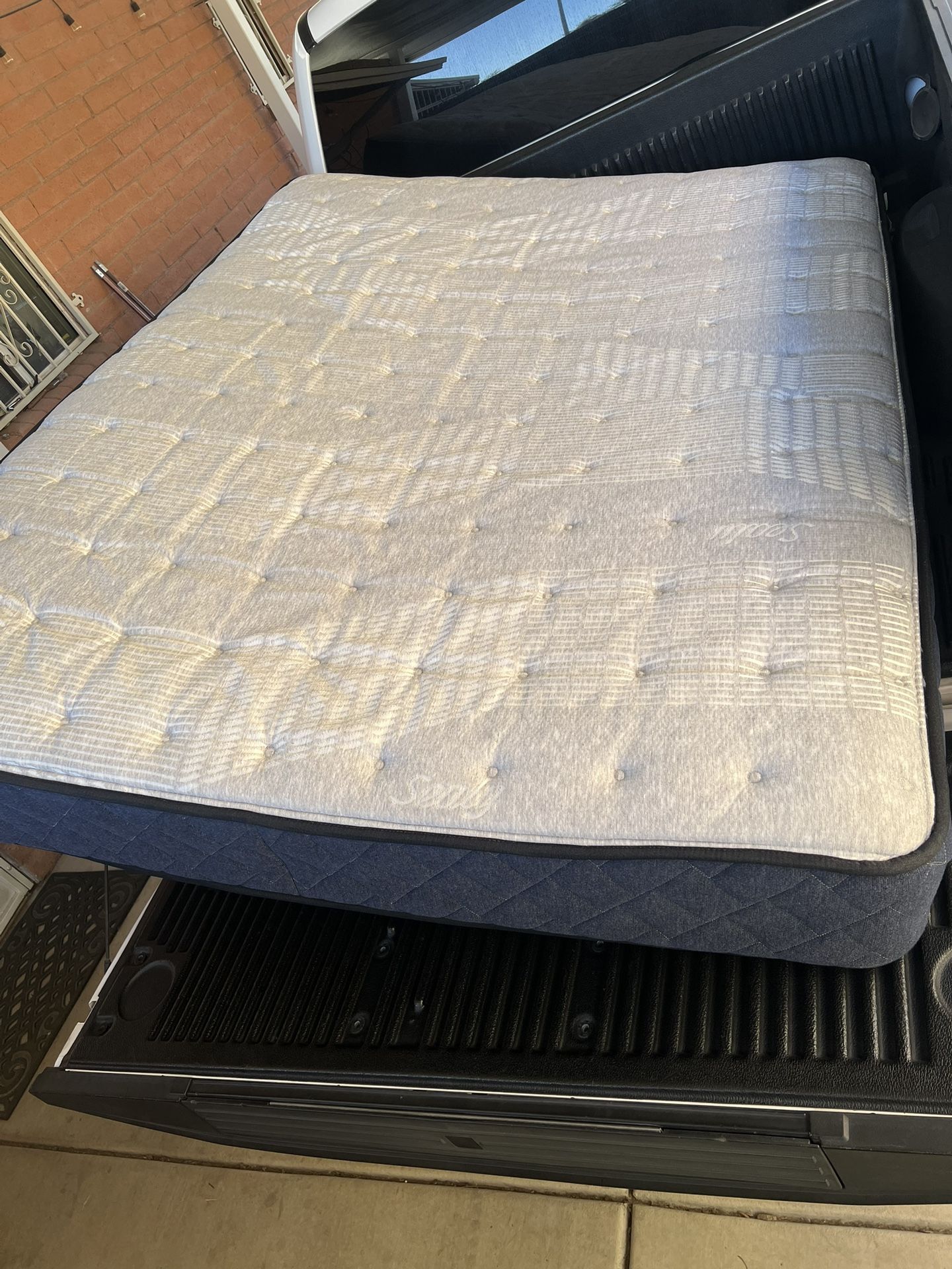 Used Sealy Mattress