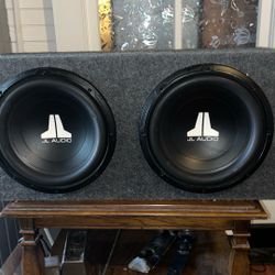 JL AUDIO 12 Inch Speaker With Built In 1500 Watt Evolution Amp