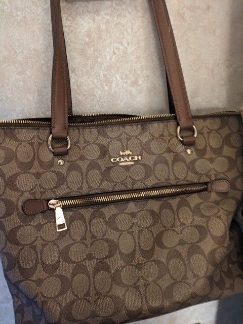 Coach Large Tote In Kakhi Saddle Signature Line 