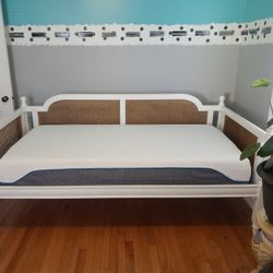 GENTLY USED DAY BED
