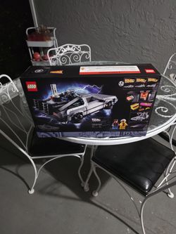 LEGO 10300 The Delorean Time Machine Back to the Future ICONS BRAND NEW SEALED