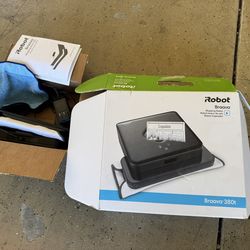 ROBOT BRAAVA Mopping Robot
