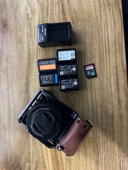 Sony a6100 + lens + accessories